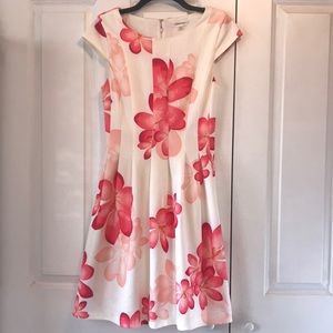 Calvin Klein Floral Pleated Cap Sleeved Dress